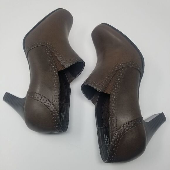 RIALTO BROWN FAUX LEATHER HEELED SLIPONS. SIZE 9W - Picture 10 of 16